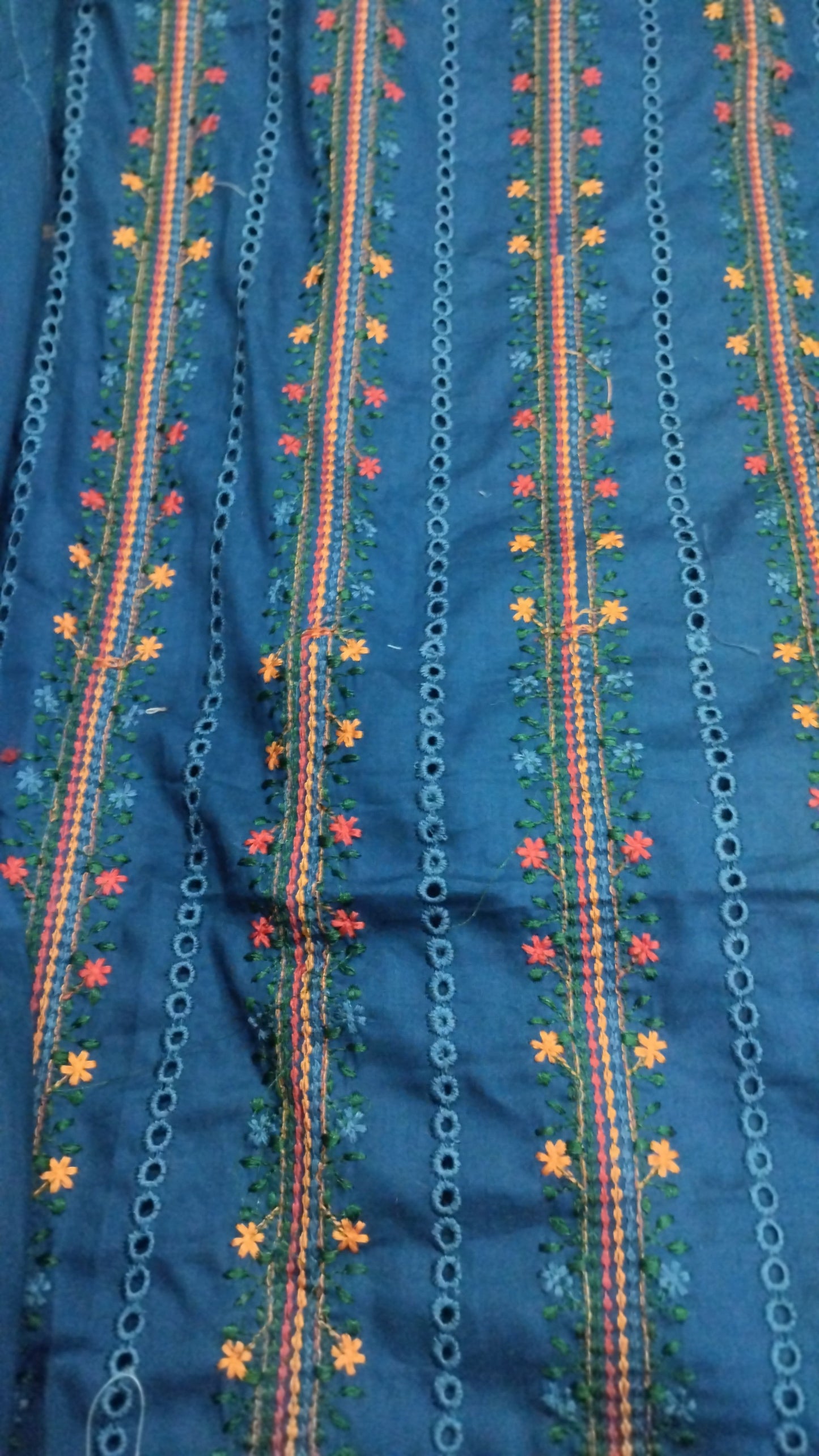Premium 2pc Chickankari Lawn - Zink