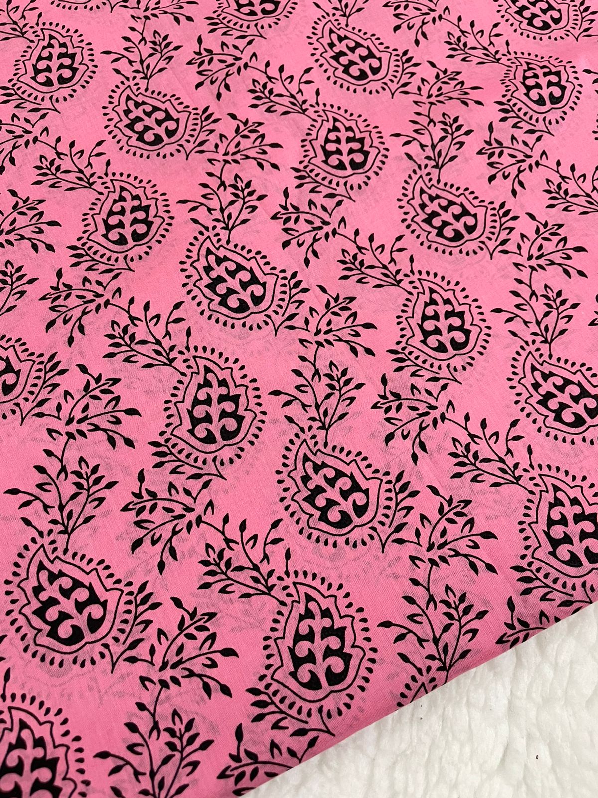 2pc Unstiched Printed Lawn